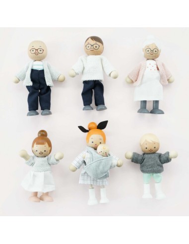 LA FAMILLE DE POUPÉES
