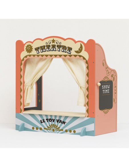 LE PETIT THÉÂTRE DE MARIONNETTES À POSER