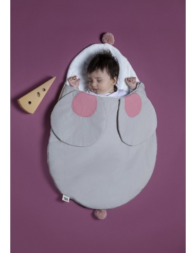 Nid d'ange petite souris rose