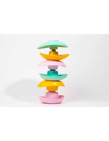 L’acrobate – Coupelles à empiler multicouleurs