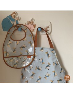 BAVOIR EN TOILE CIREE PETER RABBIT 2