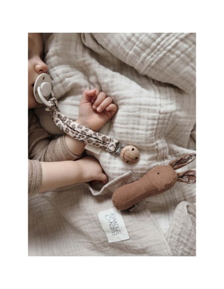 Attache-tetine wood wild print